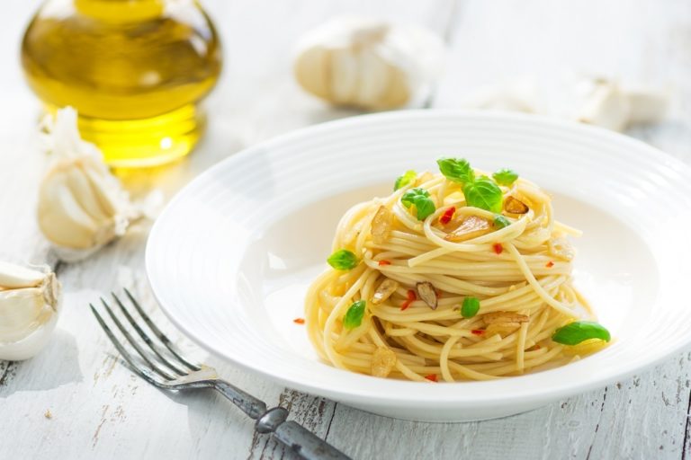 spaghetti-aglio-olio-pate-peperoncino